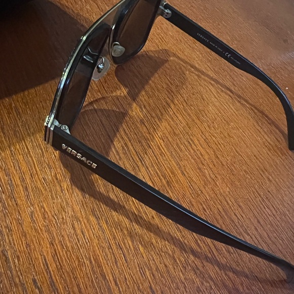 COPY - Relisted COPY of Like New Versace sunglasses with case ($550 new) - Picture 4 of 5